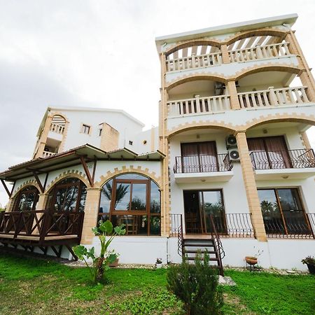Topset Hotel Agios Georgios  Eksteriør billede