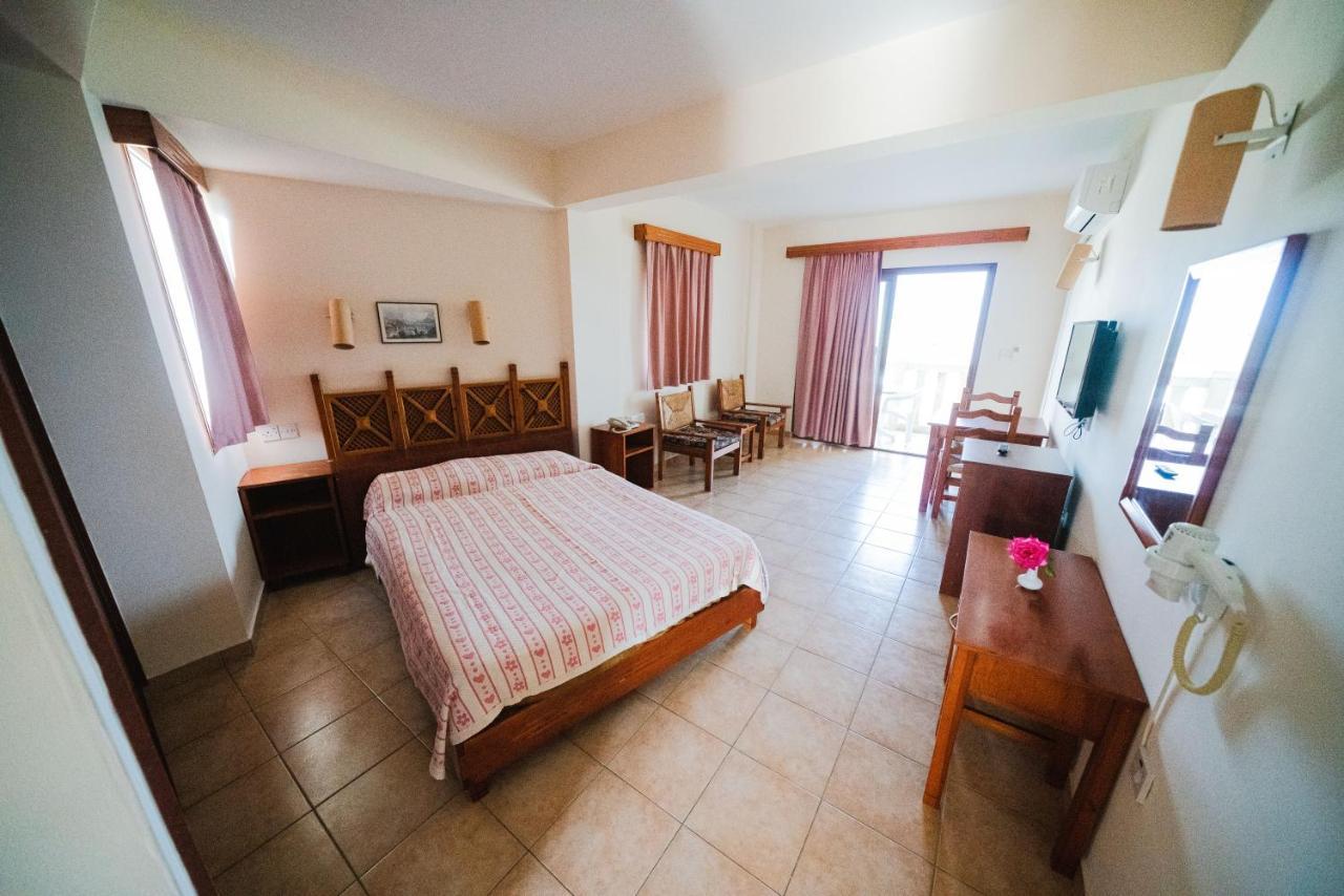 Topset Hotel Agios Georgios  Eksteriør billede
