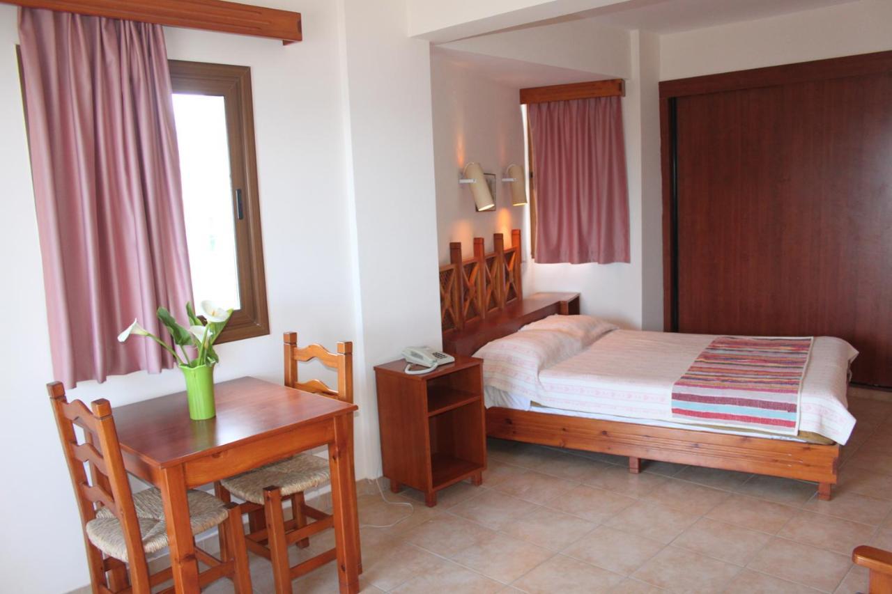 Topset Hotel Agios Georgios  Eksteriør billede