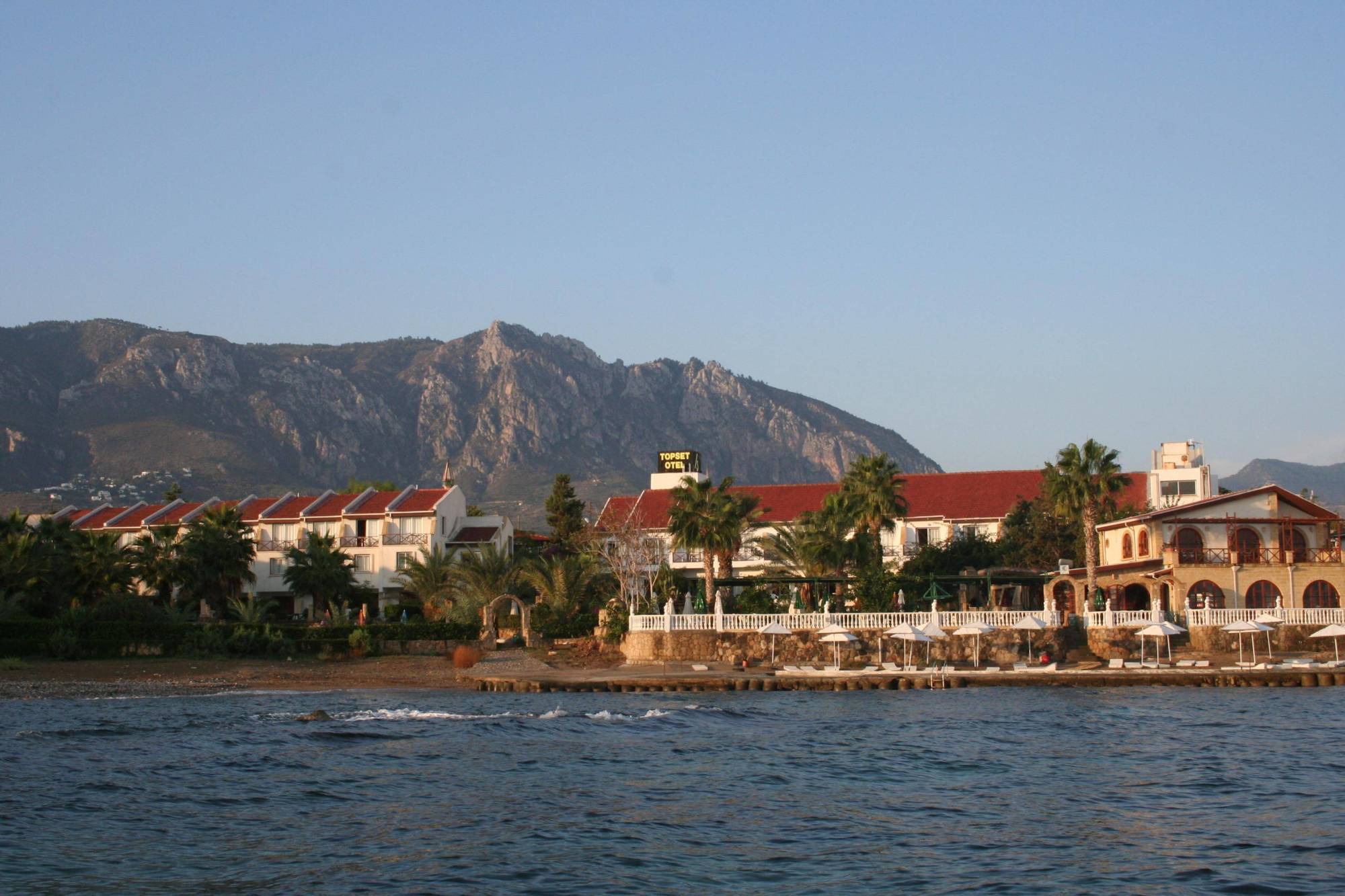 Topset Hotel Agios Georgios  Eksteriør billede